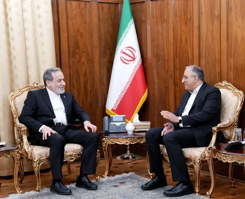 دیدار نماینده مسیحیان ارامنه شمال کشور با وزیر امور خارجه