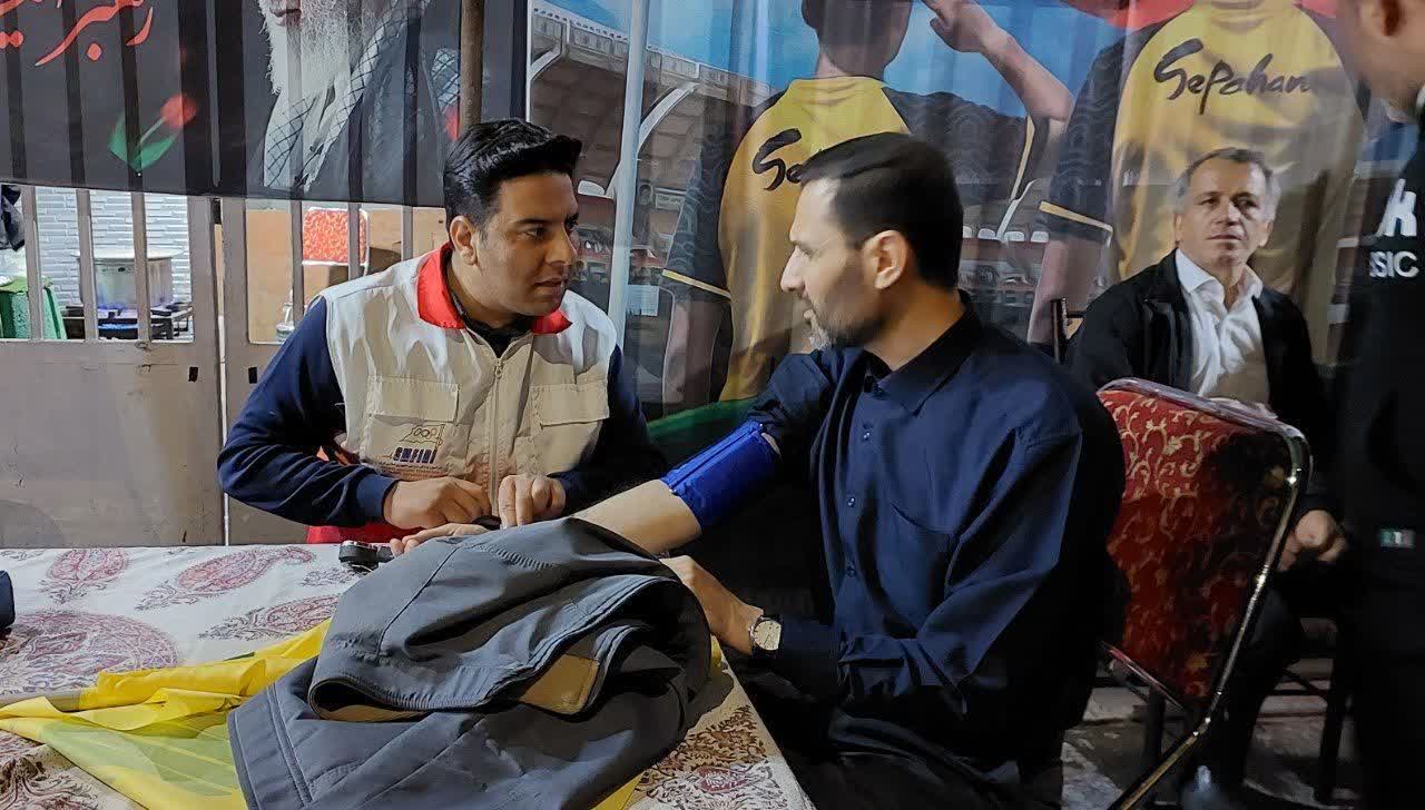 بازدید متولی ورزش اصفهان از سنگر سلامت/ ارائه خدمات شبانه‌روزی و رایگان هیئت پزشکی ورزشی به شهروندان