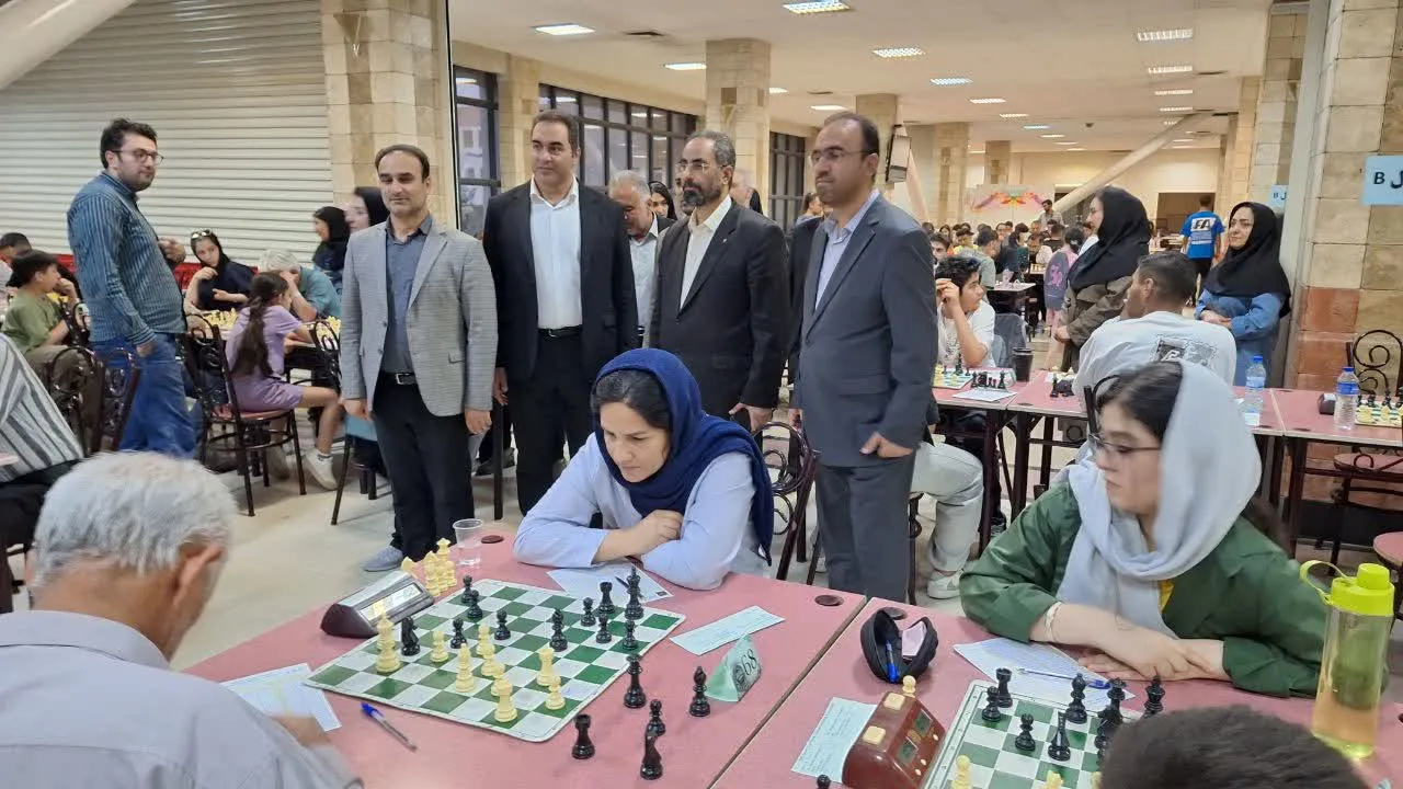 بازدید مدیرکل ورزش و جوانان قزوین از برگزاری مسابقات شطرنج