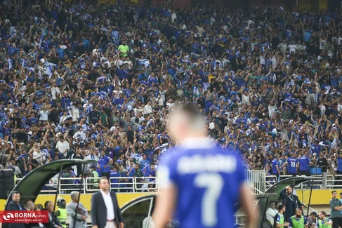علیرضا اکبرپور: استقلال یک سر و گردن از پرسپولیس سرتر بود/ VAR را برای چه گذاشته‌اند، آنجا نشسته‌اند تخمه می‌شکنند؟