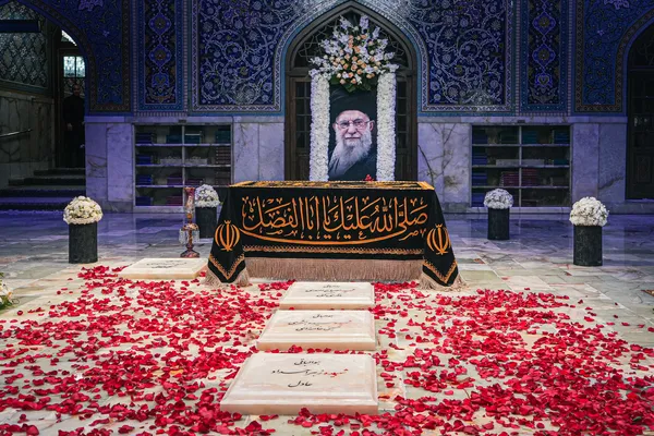  مزار مطهر رهبر شهید انقلاب اسلامی در حرم مطهر رضوی -2