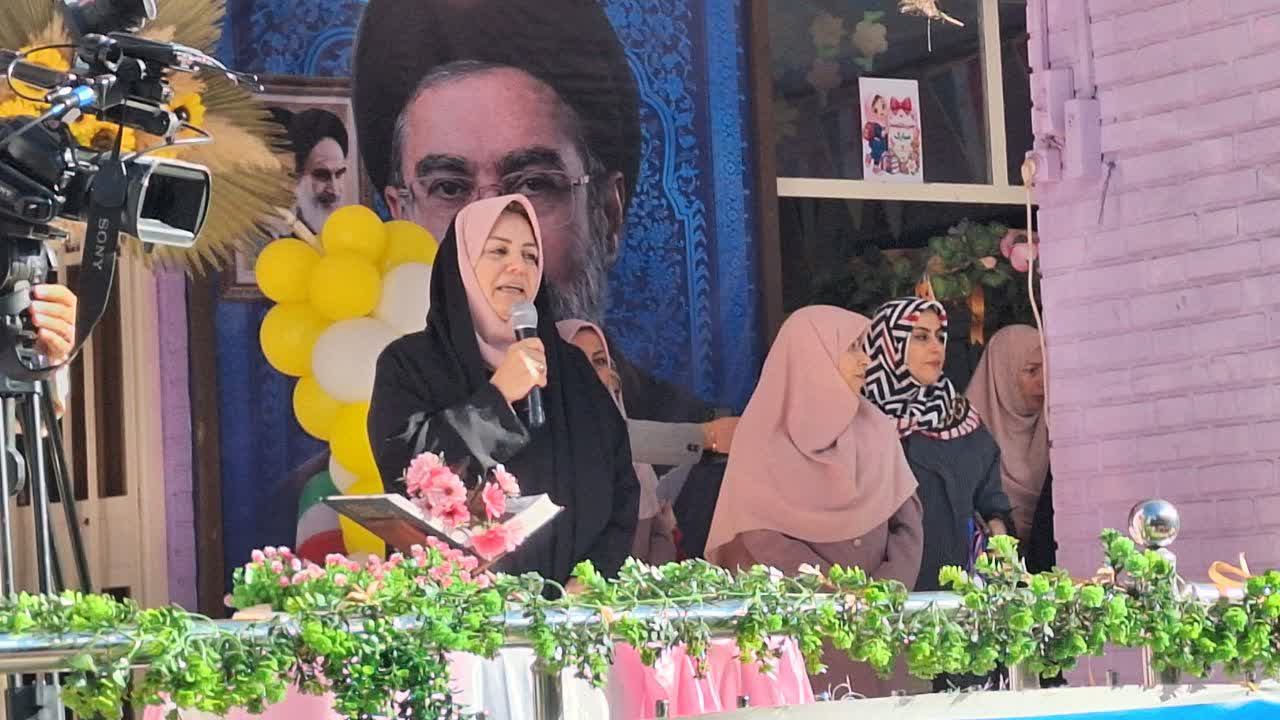 جشن شکوفه ها در مدارس ابتدایی استان قزوین برگزار شد 