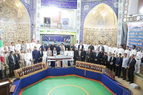 تجلیل از خانواده شهدای ناو دنا در مراسم بزرگداشت فردوسی در زورخانه شهید فهمیده