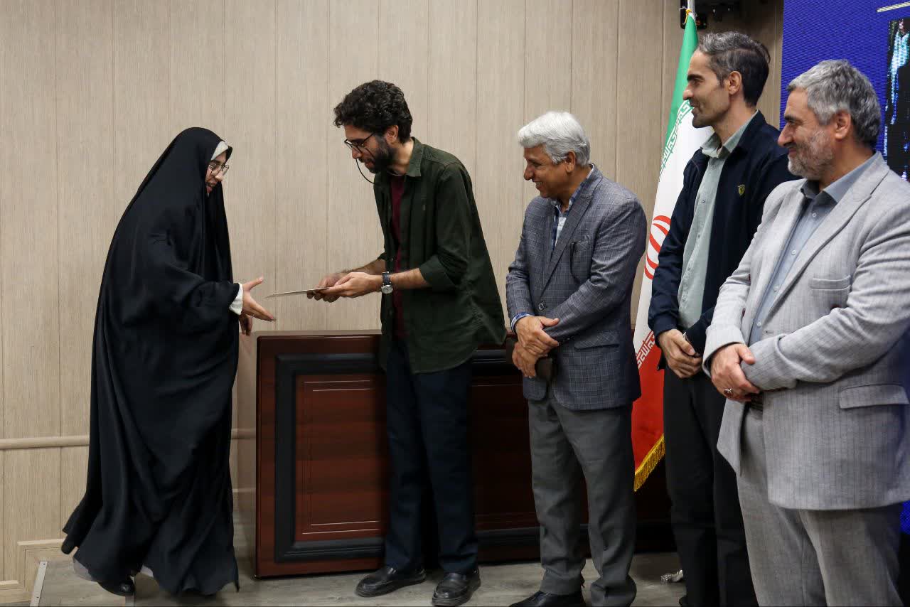 پایان کار دومین دوره جشنواره نسل امید در خانه جوان قزوین پایان کار دومین دوره جشنواره نسل امید در خانه جوان قزوین