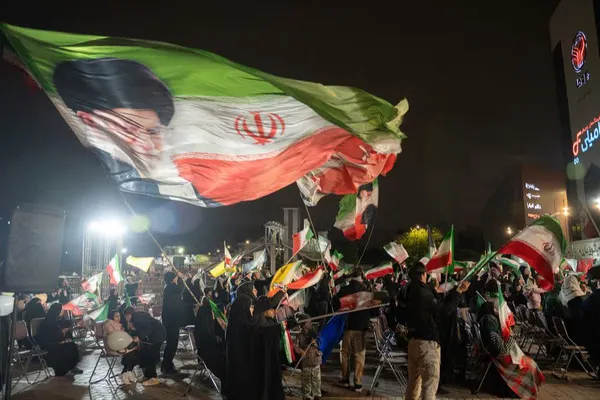 پاتوق جوانان مشهدی در میدان جانباز