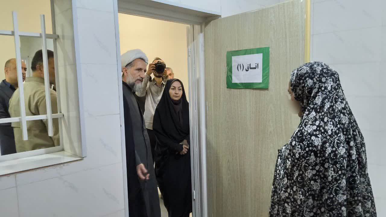 بازدید نماینده ولیفقیه در استان قزوین از مجتمع ۷۲ تن بهزیستی