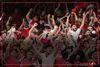 ورود پرسپولیسی‌ها به زمین برای گرم کردن در میان تشویق شدید هواداران این تیم