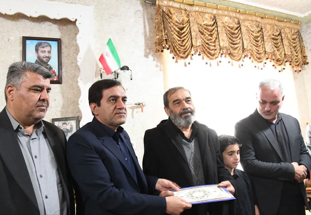 ادای احترام مسئولان ورزش البرز به شهید ورزشکار جنگ رمضان