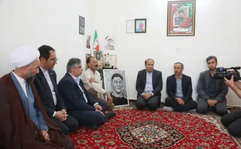 شهدا نماد عزت و پایداری ملت ایران هستند