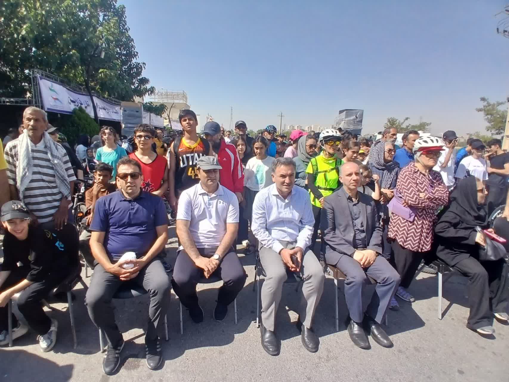 برگزاری همایش بزرگ دوچرخه سواری در قزوین برگزاری همایش بزرگ دوچرخه سواری در قزوین