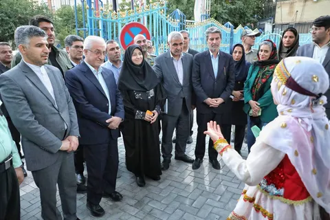 نماینده عالی دولت با استقبال رسمی وارد خراسان شمالی شد / آغاز سفر با عطر گلزار شهدا
