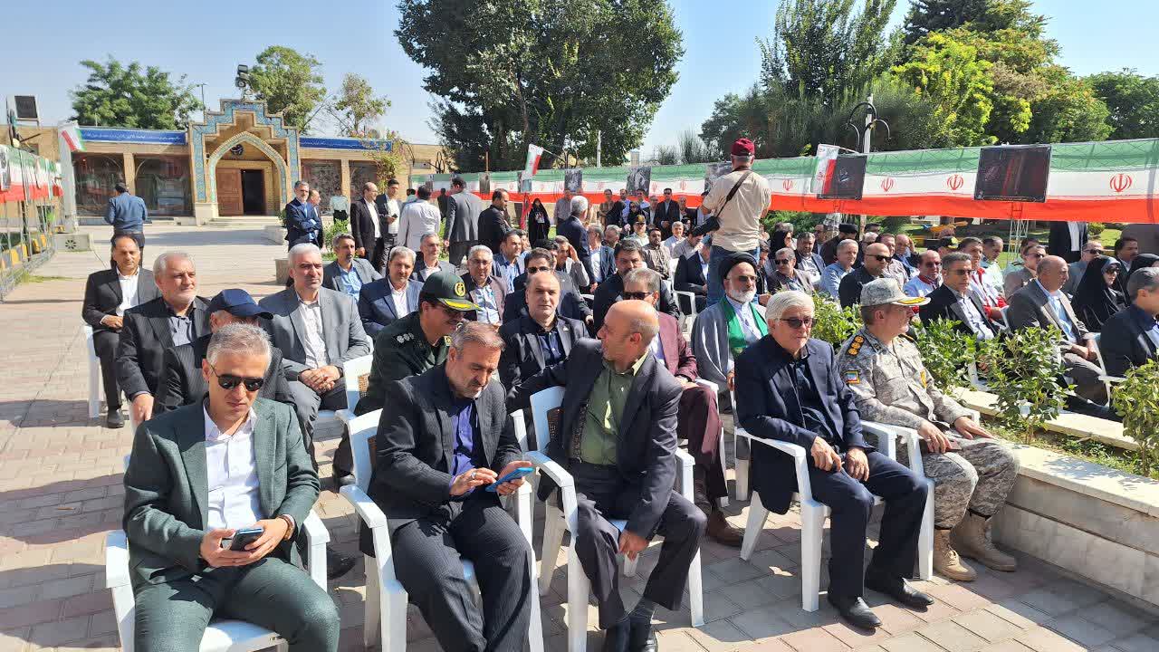 هفته دولت در قزوین با ادای احترام به شهدای انقلاب و دفاع مقدس آغاز شد/ تک صدایی نداریم مدیریت با خرد جمعی است