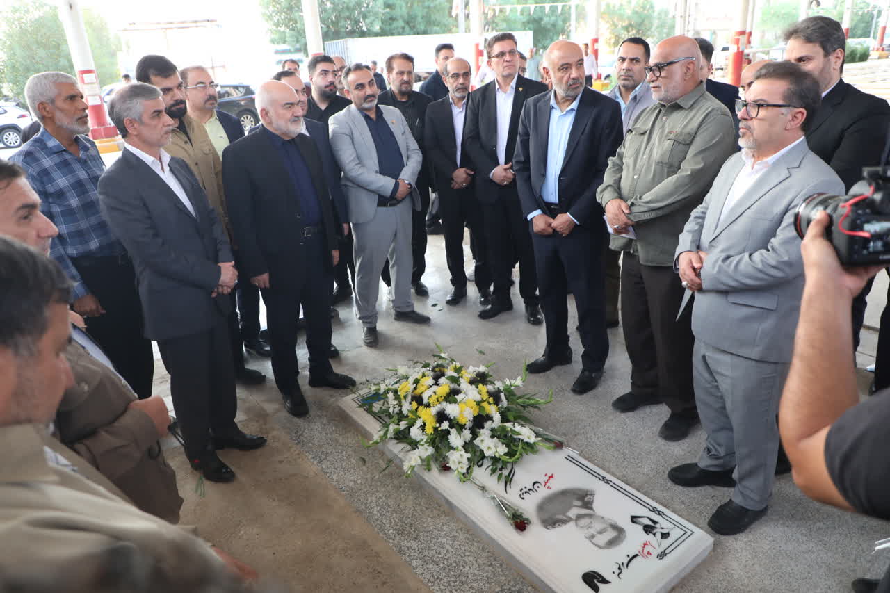 وزیر کار: شهید تنگسیری فرماندهای راهبردی و چندوجهی بود / ظرفیتآفرینی شهید تنگسیری معادله های اقتصادی جهان را تغییر داد وزیر کار: شهید تنگسیری فرماندهای راهبردی و چندوجهی بود / ظرفیتآفرینی شهید تنگسیری معادله های اقتصادی جهان را تغییر داد