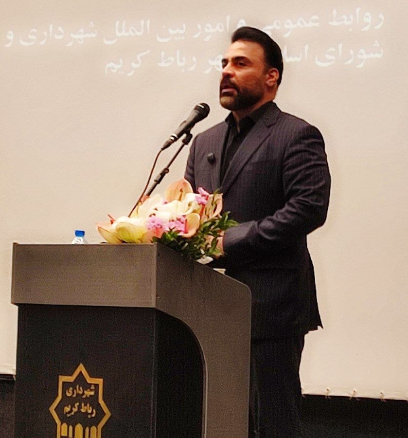 علیرضا عرب به عنوان شهردار شهر رباط‌کریم معارفه شد