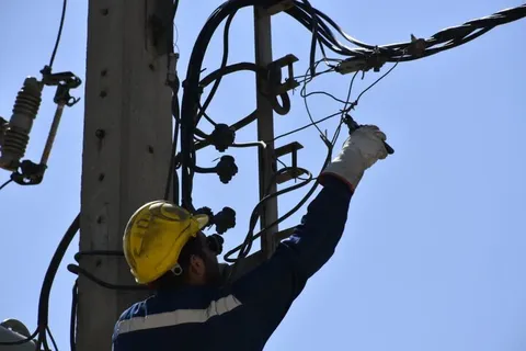 جمع‌آوری بیش از ۵۰۰۰ انشعاب غیرمجاز برق در کردستان