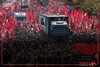 تلاطمِ قلوب مردم عزادار در بدرقۀ «آقای شهید ایران»