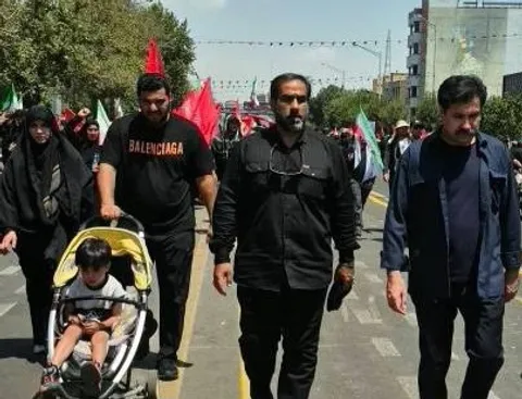 حضور عبدالکریم حسین‌زاده در مراسم تشییع پیکر آقای شهید ایران
