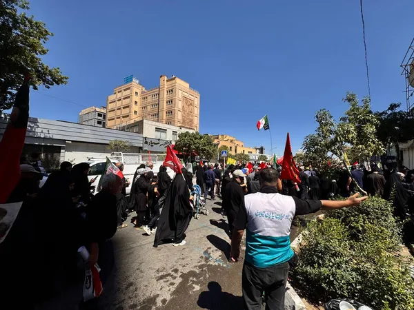 غرفه ایران یاران جوان در حاشیه تشییع رهبر شهید انقلاب در مشهد