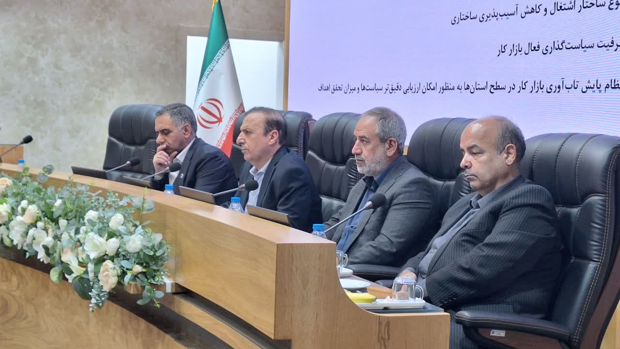 صادرکنندگان سرداران خط مقدم جنگ اقتصادی هستند/ سیاست‌های ارزی نباید مانع فعالیت صادرکنندگان شود