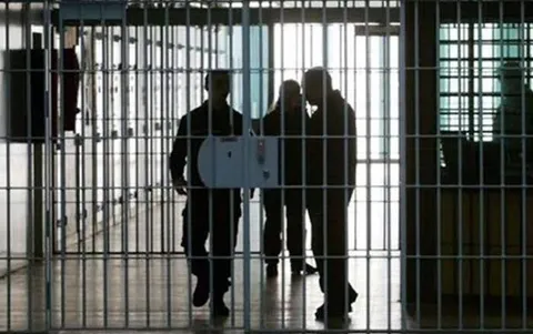 آزادی ۱۹ زندانی از  ندامتگاه فردیس