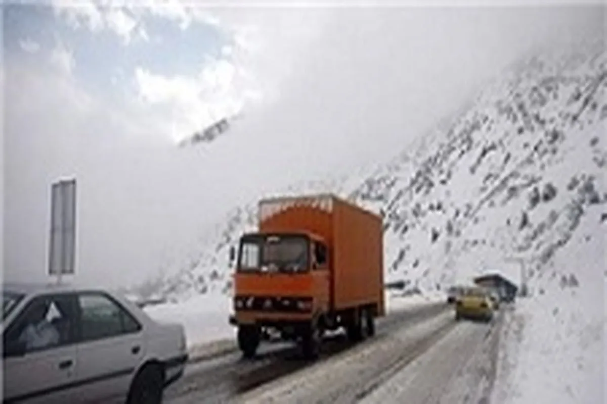 بارش برف اکثر محور های کردستان را فرا گرفت