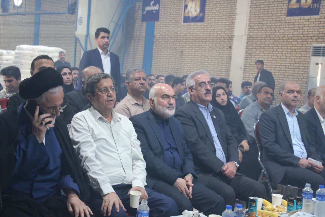 استاندار خوزستان: توسعه استان از رهگذر تقویت بخش خصوصی محقق می‌شود / همتی: بانک مرکزی از طرح‌های کلیدی کشاورزی و صنعتی خوزستان حمایت می‌کند