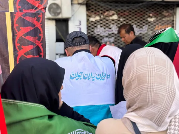غرفه ایران یاران جوان در حاشیه تشییع رهبر شهید انقلاب در مشهد
