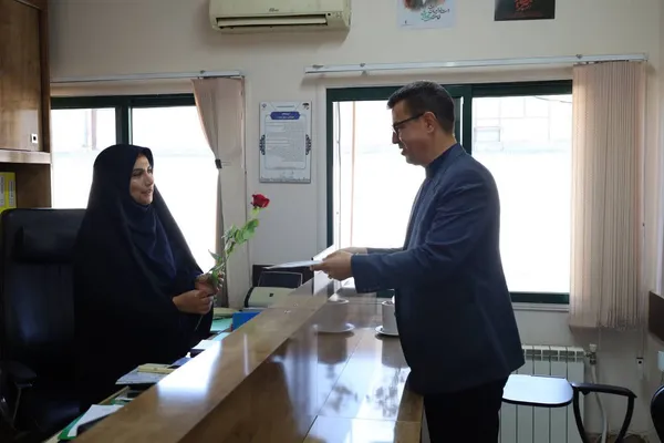 تقدیر مدیرکل ورزش و جوانان خراسان رضوی از کارکنان به مناسبت روز کارمند
