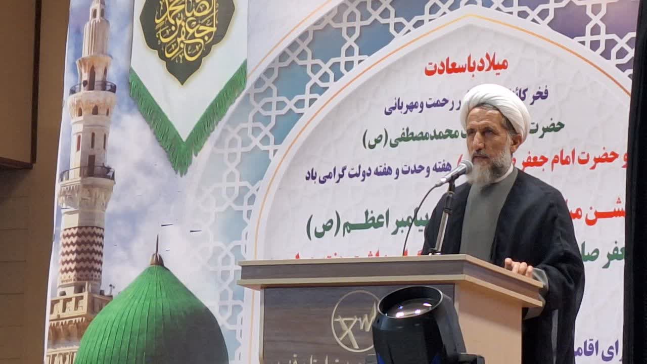 مراسم جشن میلاد پیامبر اکرم(ص) و هفته وحدت در شرکت توزیع نیروی برق قزوین برگزار شد