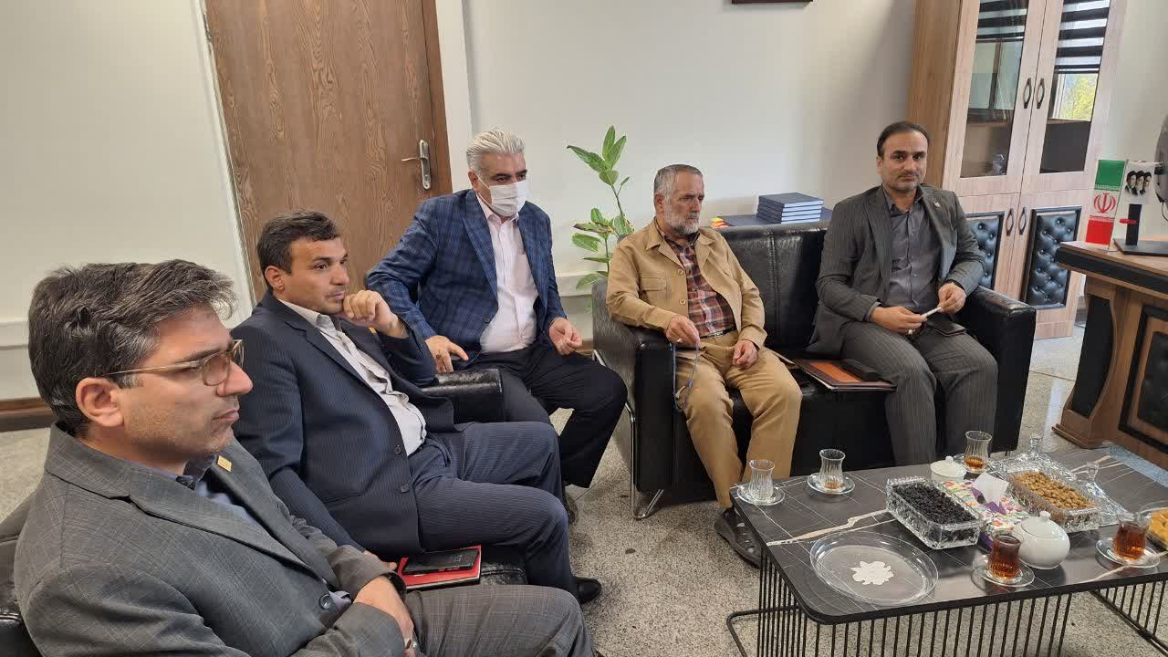 استاندار قزوین بار دیگر گره‌گشای ورزش حرفه‌ای شد؛ مشکل مالی تیم‌های والیبال و فوتسال برطرف شد