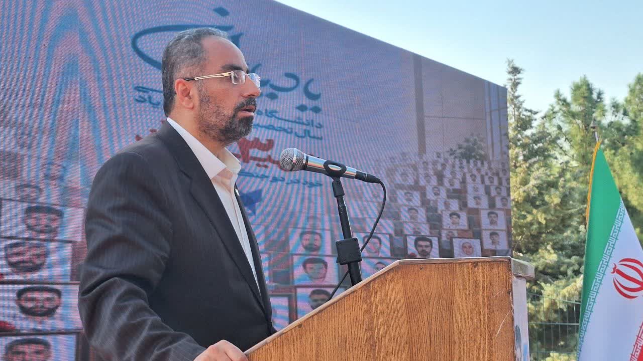 آغاز سال تحصیلی نخستین هنرستان فنی و حرفهای سما دانشگاه آزاد اسلامی قزوین آغاز سال تحصیلی نخستین هنرستان فنی و حرفهای سما دانشگاه آزاد اسلامی قزوین