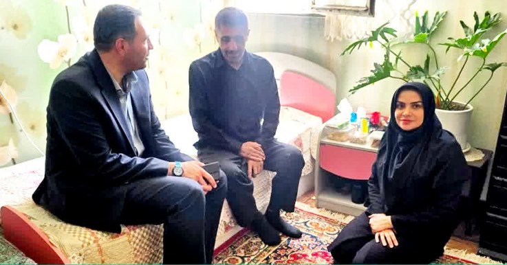مدیر کل امور مالیاتی استان قزوین از پیشکسوت رسانه استان عیادت کرد مدیر کل امور مالیاتی استان قزوین از پیشکسوت رسانه استان عیادت کرد