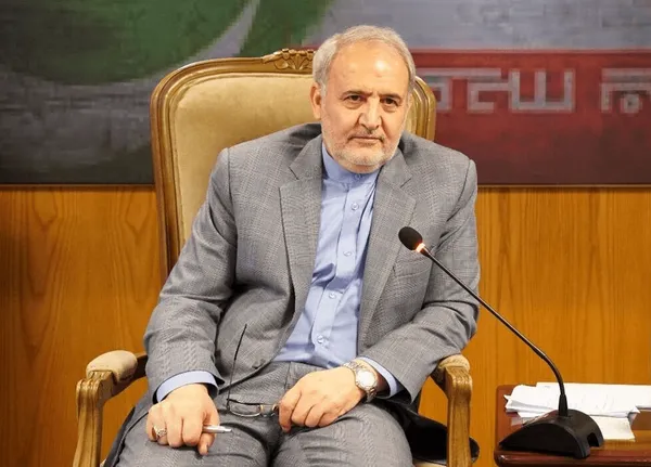 السفير الإيراني في باكستان: الحرب الحالية ثمرة خيانة أمريكا للمفاوضات