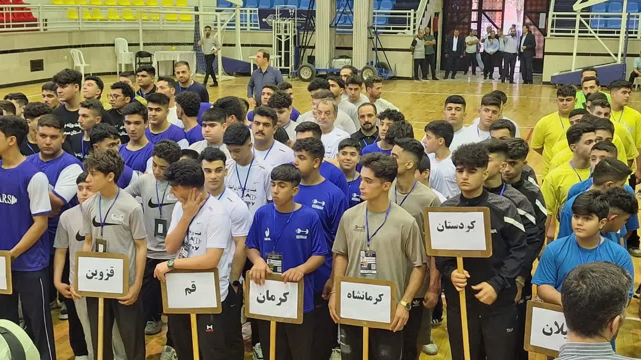 رقابت های وزنه برداری قهرمانی کشور در رشته پسران در قزوین آغاز شد