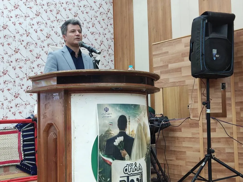 در مراسم «جشن وصال» شهرستان میانه، از زوجهای جوان، خانوادههای موفق در حوزه فرزندآوری و فعالان حوزه ازدواج تجلیل شد. در مراسم «جشن وصال» شهرستان میانه، از زوجهای جوان، خانوادههای موفق در حوزه فرزندآوری و فعالان حوزه ازدواج تجلیل شد.