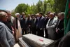 حضور استاندار قزوین و نماینده ولی‌فقیه در استان در روستای آقابابا برای بزرگداشت شهید امت