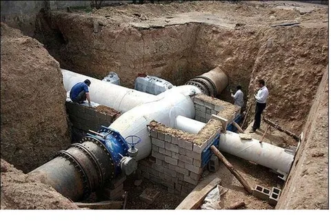 لایروبی نقاط حساس شبکه فاضلاب کرمانشاه در آستانه بارندگی‌ها