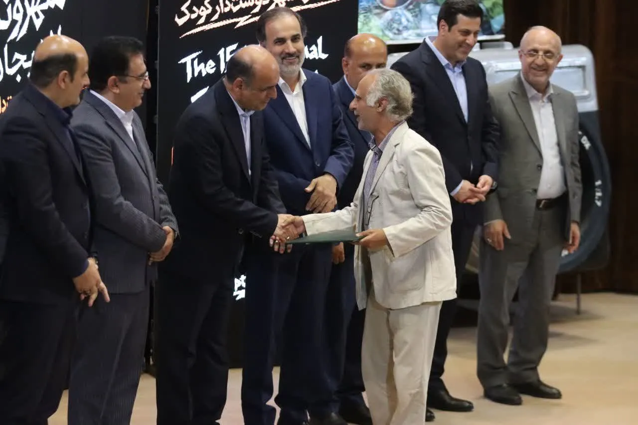 اختتامیه جشنواره تئاتر خیابانی شهروند لاهیجان برگزار شد