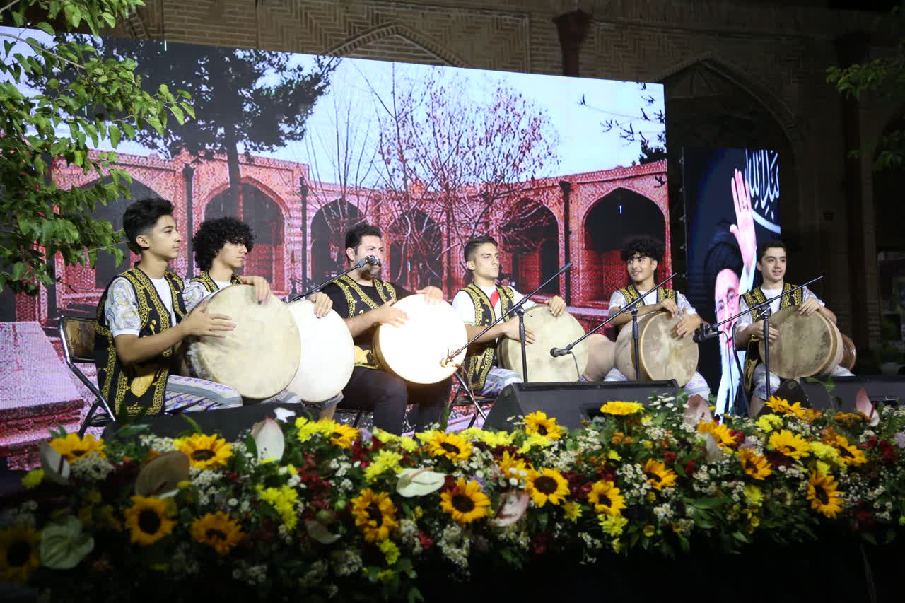 کاروانِ نغمه‌ها در کاروانسرای تاریخ/ اجرای گروه هم‌نوازان عارف در سرای سعدالسلطنه