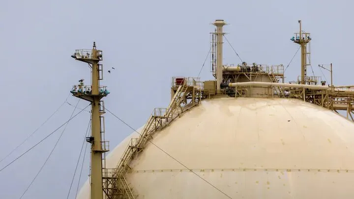 Second Qatari LNG tanker passes through Strait of Hormuz