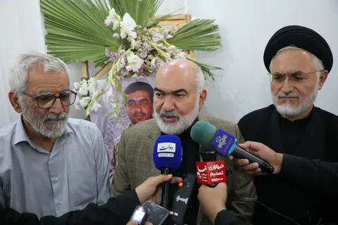 استاندار خوزستان: ایران به برکت خون شهدا در این جنگ پیروز خواهد شد / خدمت به خانواده شهدا در برابر مجاهدت‌هایشان ناچیز است