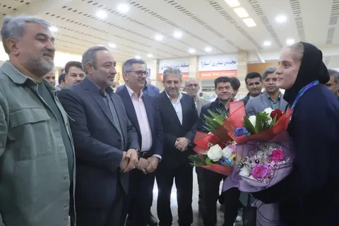 استقبال باشکوه از مهسا بهشتی/ بانوی برنزی بازی‌های آسیایی ناگویا در فرودگاه اردبیل