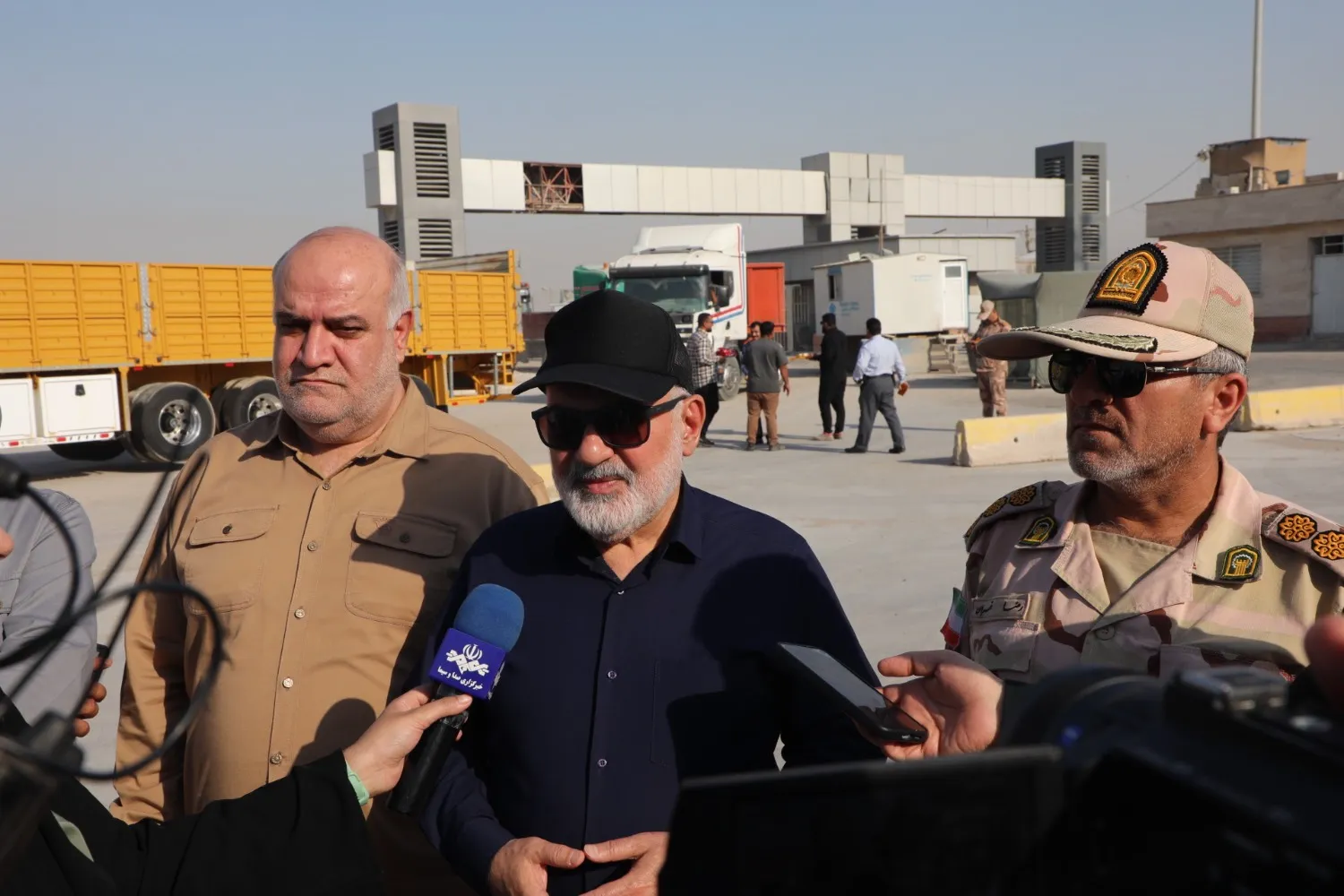 استاندار خوزستان: فعالیت تجاری و مسافری مرز شلمچه به روال عادی بازگشت / آغاز تردد مسافری و مذاکره برای بازگشایی بخش تجاری چذابه