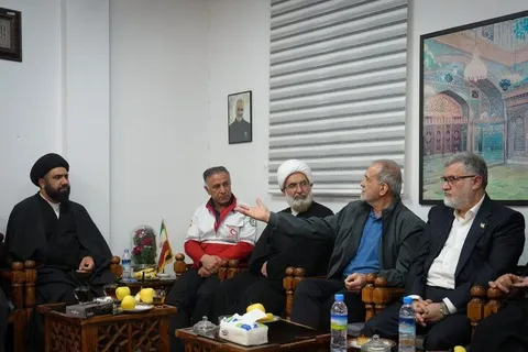 پزشکیان: مطلوب آن است که مسجد به «دولت محله» تبدیل شود