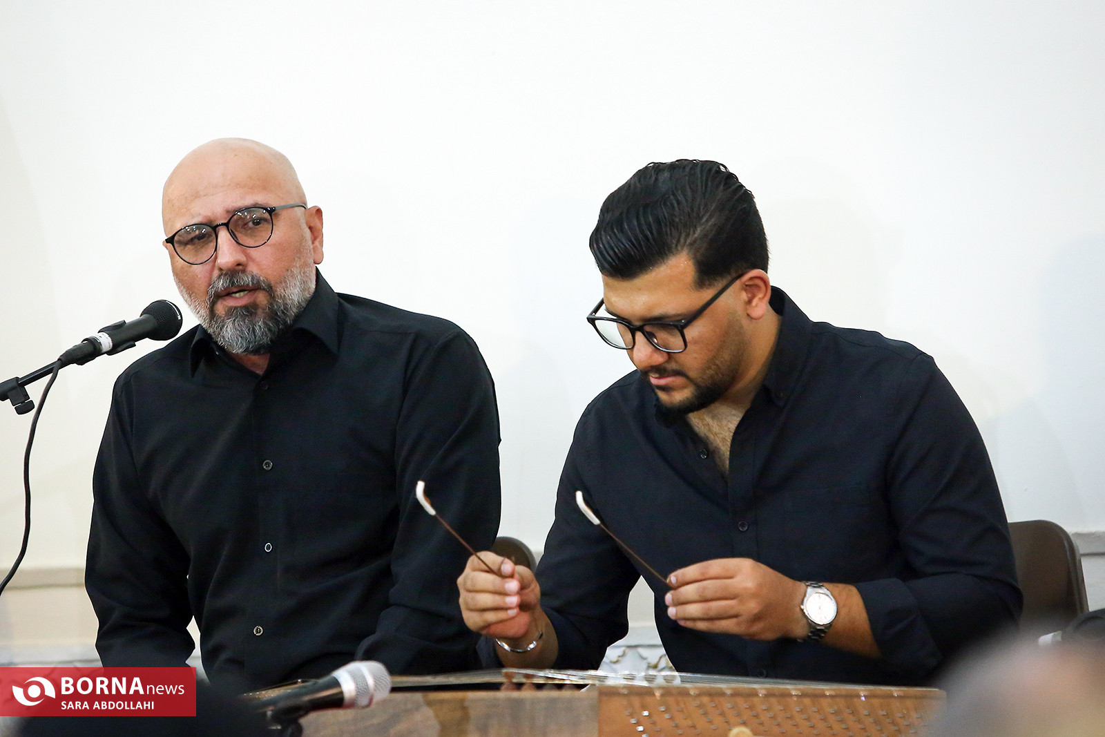 «دلشدگان» در بزرگداشت علی حاتمی نواخته شد/ اجرای سازهای سنتی ارکستر ملی ایران «دلشدگان» در بزرگداشت علی حاتمی نواخته شد/ اجرای سازهای سنتی ارکستر ملی ایران