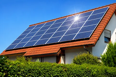 کاهش مصرف انرژی ساختمان‌های مسکونی با ترکیب آتریوم و انرژی خورشیدی