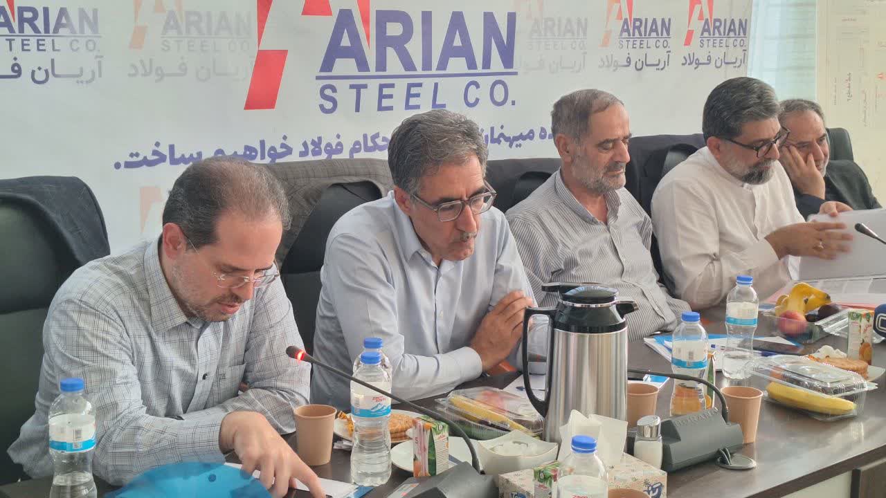 رئیس کمیسیون صنایع مجلس: دولت و مجلس باید در کنار تولیدکنندگان باشند