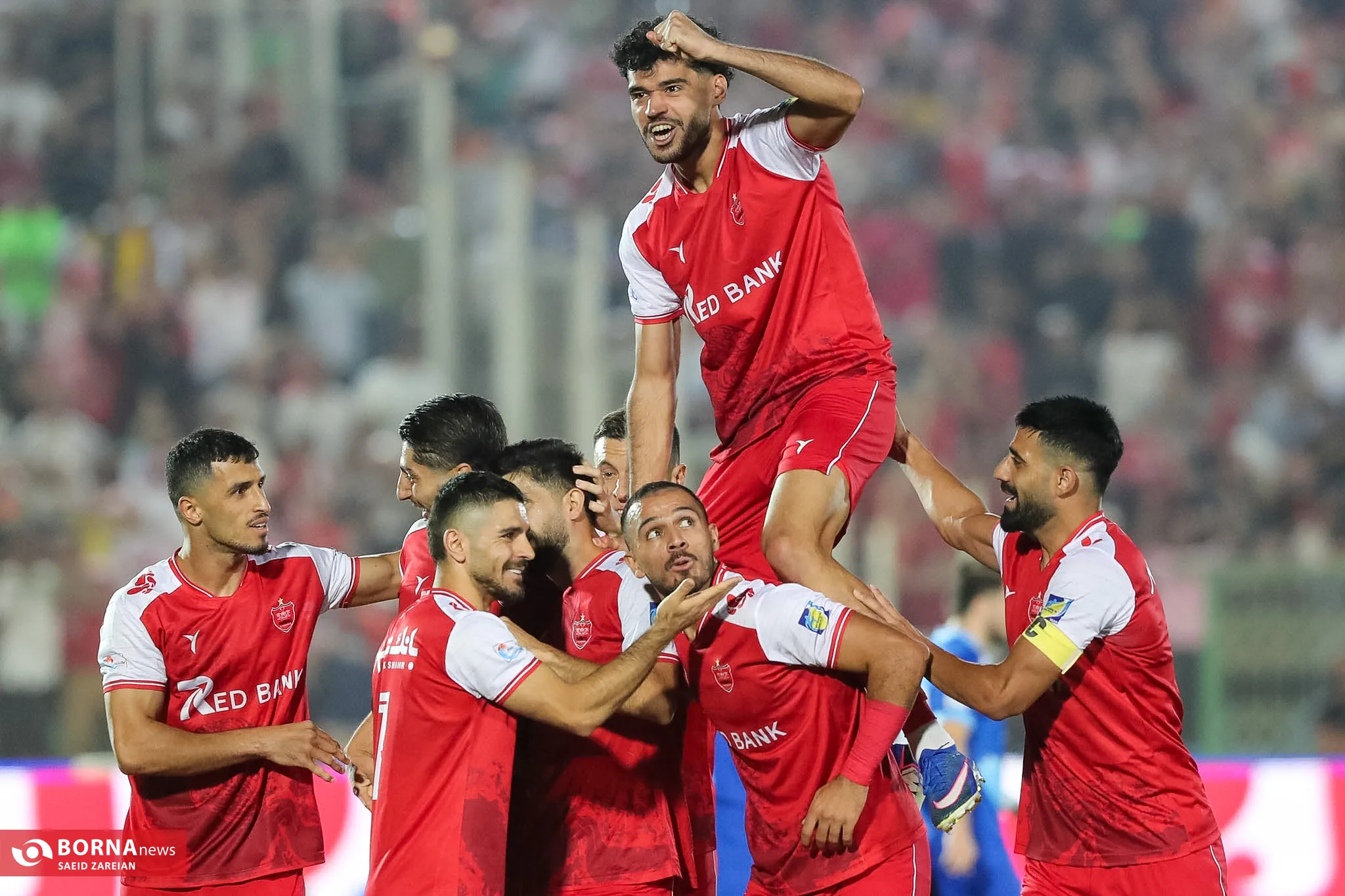 دیدار تیم‌های فوتبال پرسپولیس - استقلال خوزستان