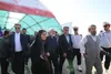بازدید وزیر راه و شهرسازی از روند خارج‌سازی بزرگ‌ترین مغروقه کشتی در اروندرود