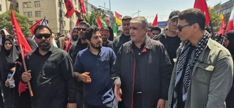 حضور رئیس سازمان انرژی اتمی ایران در مراسم تشییع آقای شهید ایران